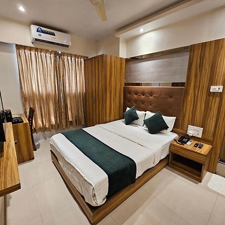 Hotel Bkc Garden - Near Us Embassy Bkc Bombay Esterno foto