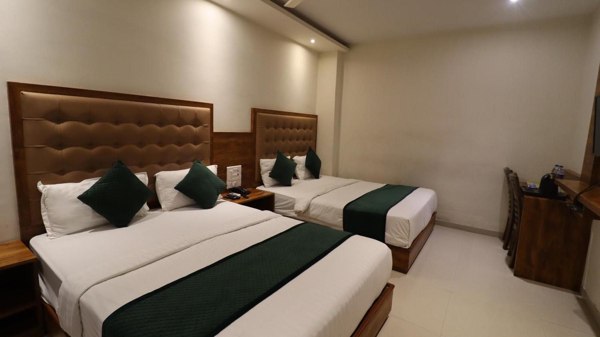Hotel Bkc Garden - Near Us Embassy Bkc Bombay Esterno foto
