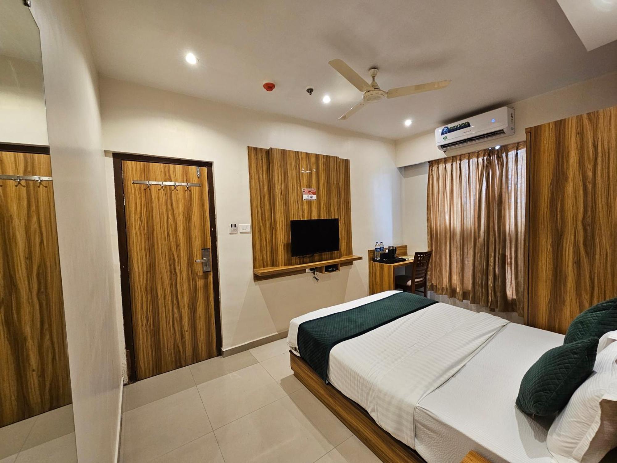 Hotel Bkc Garden - Near Us Embassy Bkc Bombay Esterno foto