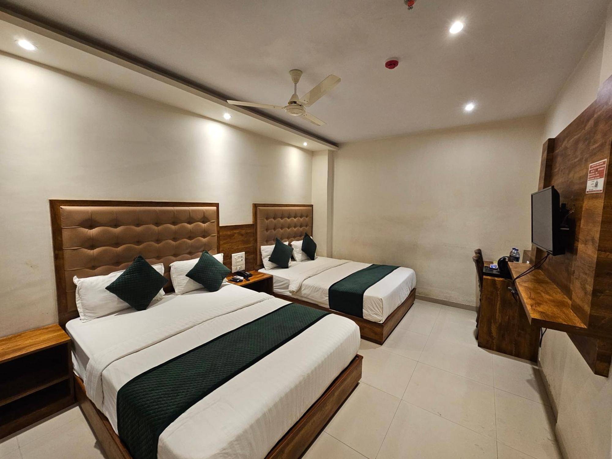 Hotel Bkc Garden - Near Us Embassy Bkc Bombay Esterno foto