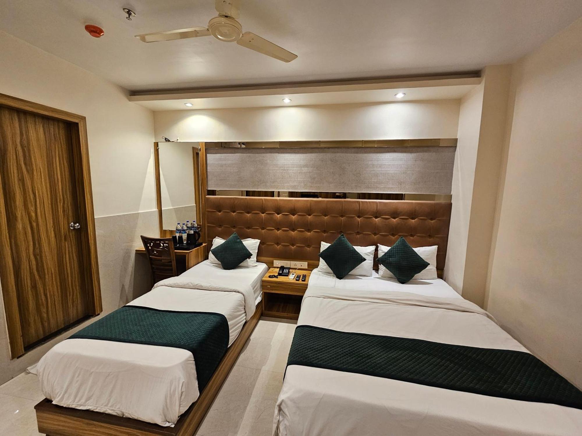 Hotel Bkc Garden - Near Us Embassy Bkc Bombay Esterno foto